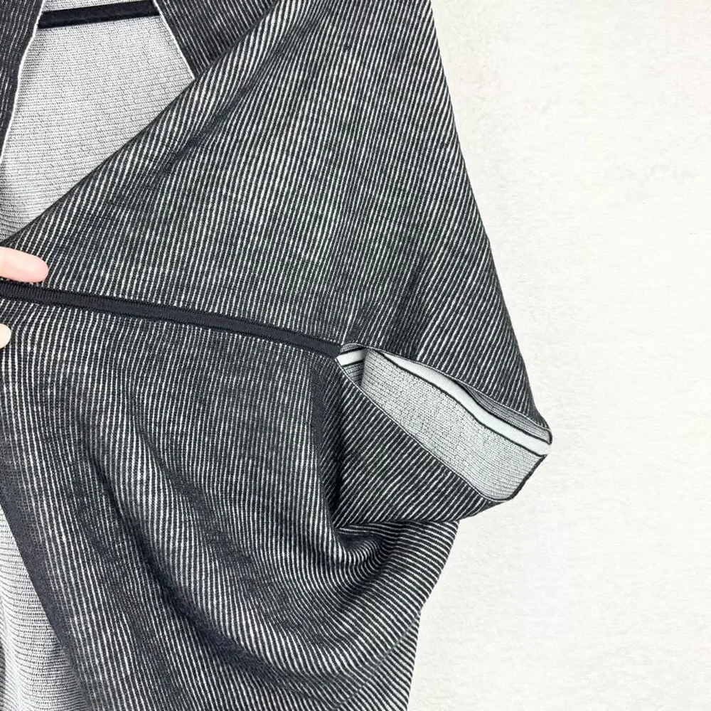 Lululemon Exaltation Wrap Merino Wool Black/Silver Ice - Yoga Gym Travel Commute